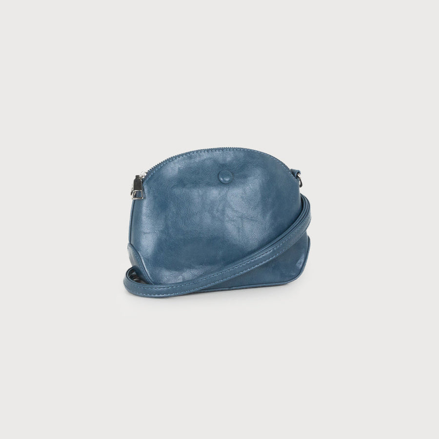 small domed crossbody bag.adj & removable strap. inside pockets.zipper closer.imitation leather 7105-BLU